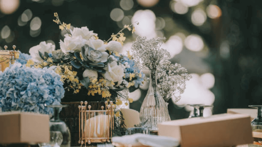 【最新トレンド】結婚式のテーブル装花「グルーピング装花」がおしゃれ♪